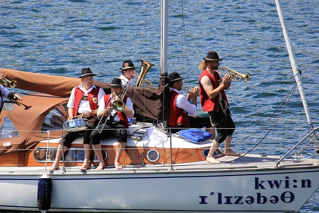 库尔图瓦：当下我肯定是最佳门将之一；没感觉更衣室关系不好